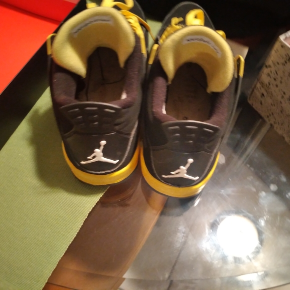 Thunder 4s men size 12 - Picture 3 of 7
